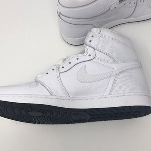 air jordan 1 black with white bottom